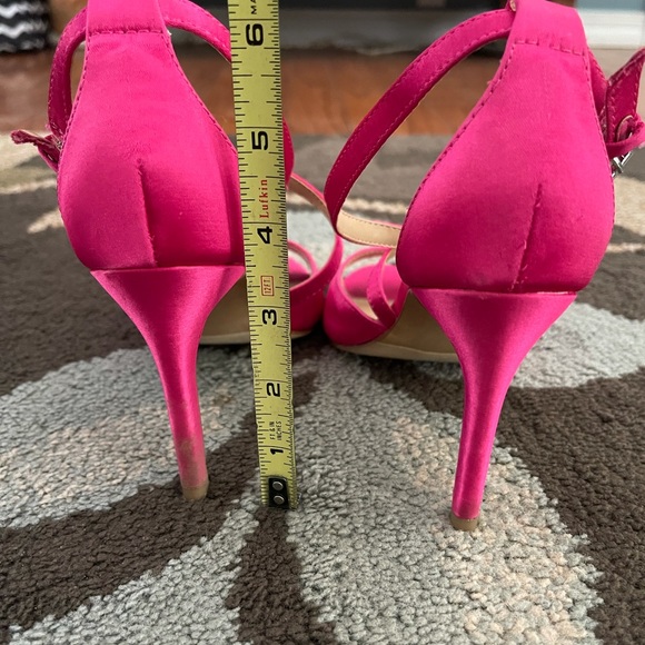 Pink high heels - Picture 3 of 10